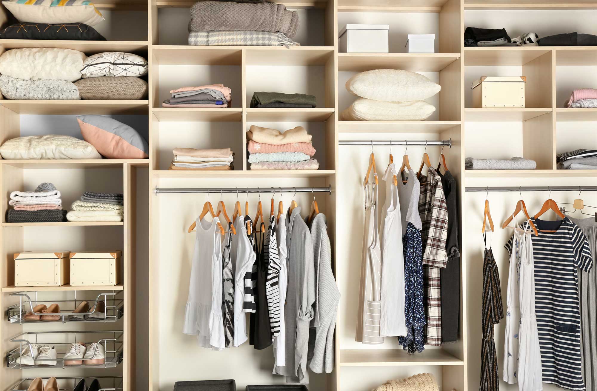 10 tips to Organize Your Closet